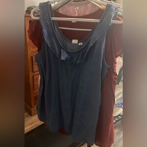 Old Navy/Gap sleeveless shirts